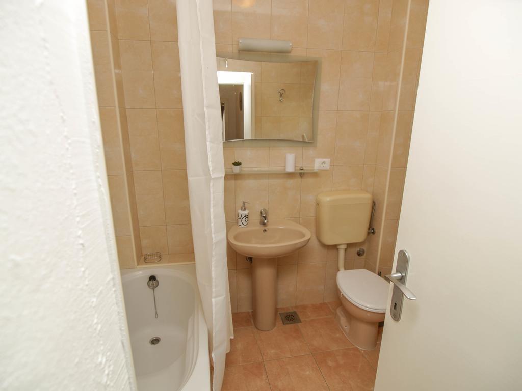 Apartments And Rooms Villa Dona Makarska Extérieur photo