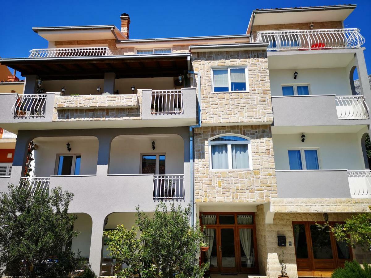 Apartments And Rooms Villa Dona Makarska Extérieur photo